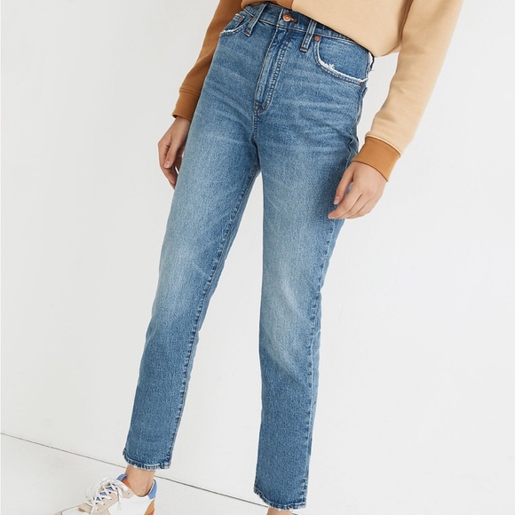 Madewell Classic Straight Jeans in Nearwood Wash - Picture 3 of 4